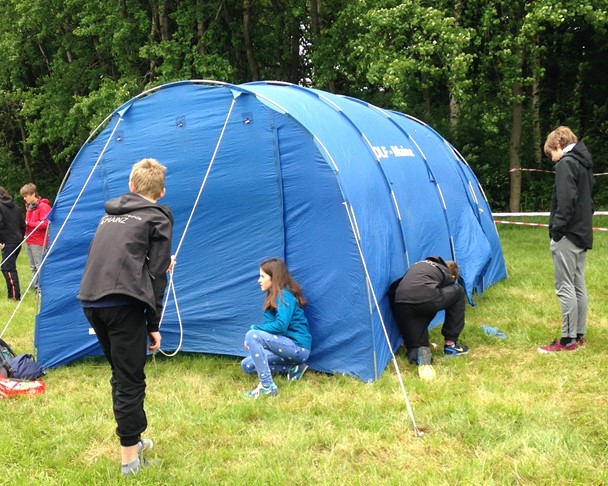 Aufbau des Vereinszelt